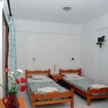 Maro & Apartment Analipsi (Crete)